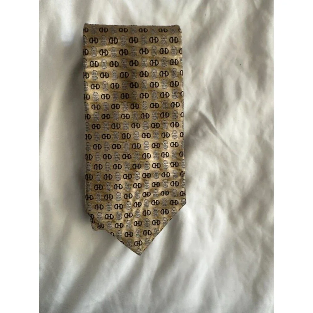 Brooks Brothers 346 Pure Silk Tie Gold Beige Black Geometric Pattern Made in USA